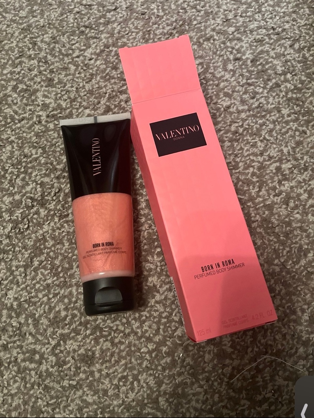 Valentino Born in Roma Perfumed Body Shimmer